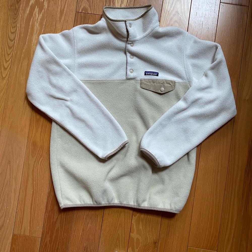 Patagonia Women's Lightweight Synchilla® Snap-T® Fleece Pullover
- Cream/Beige